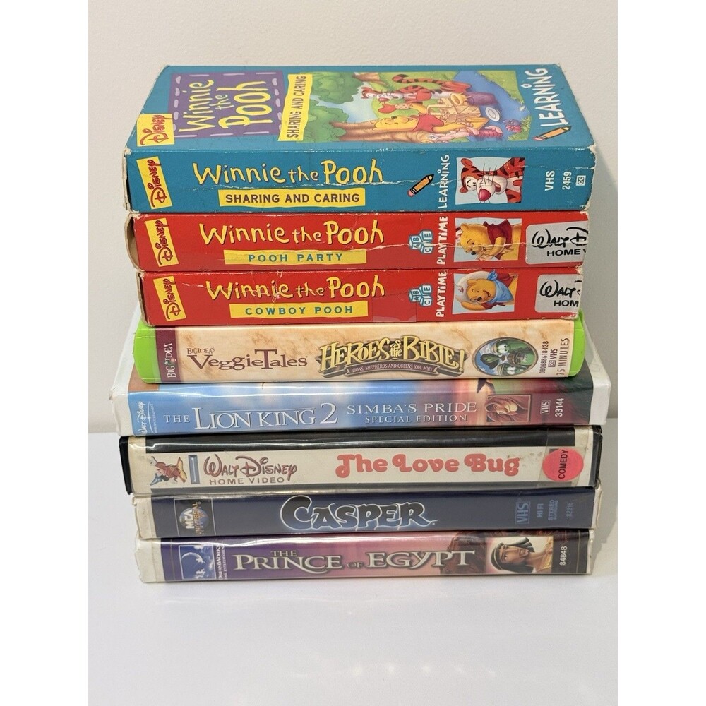 Lot Of 8 VHS Tapes Children’s & Family Movies Winnie The Pooh Love Bug Casper